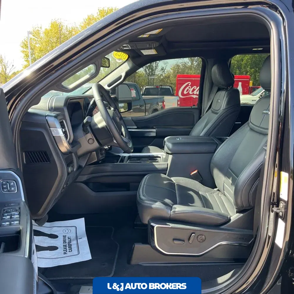 2025 Ford F-350 Super Duty Platinum