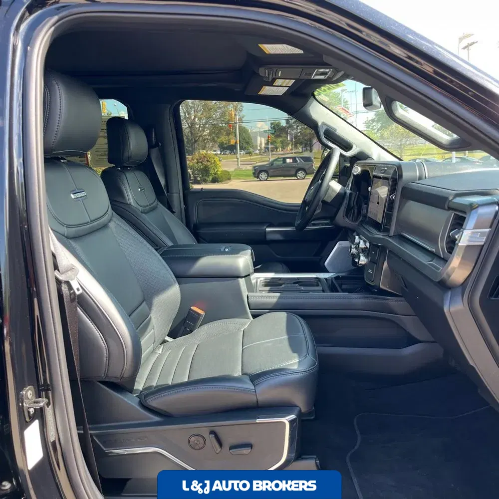 2025 Ford F-350 Super Duty Platinum