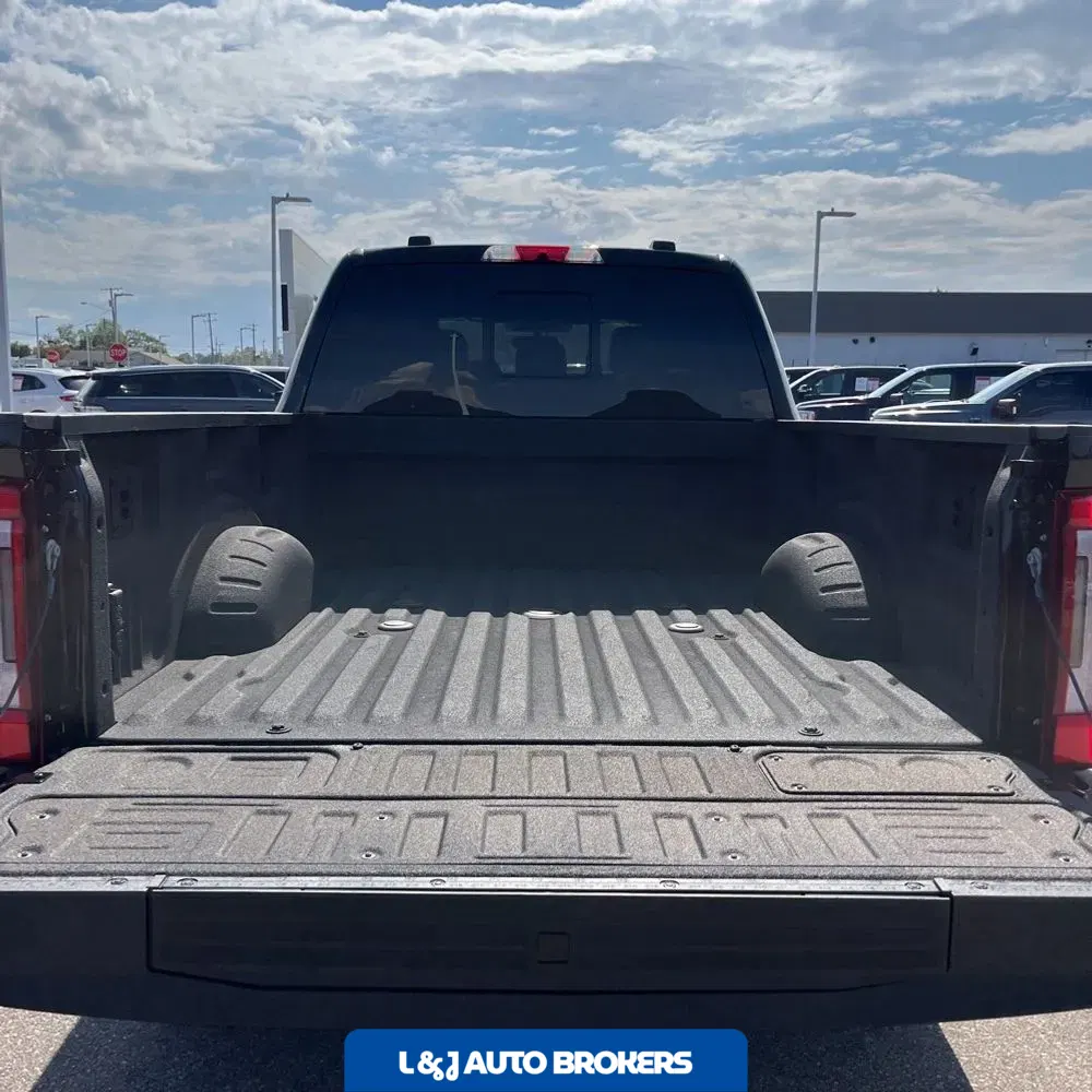 2025 Ford F-350 Super Duty Platinum