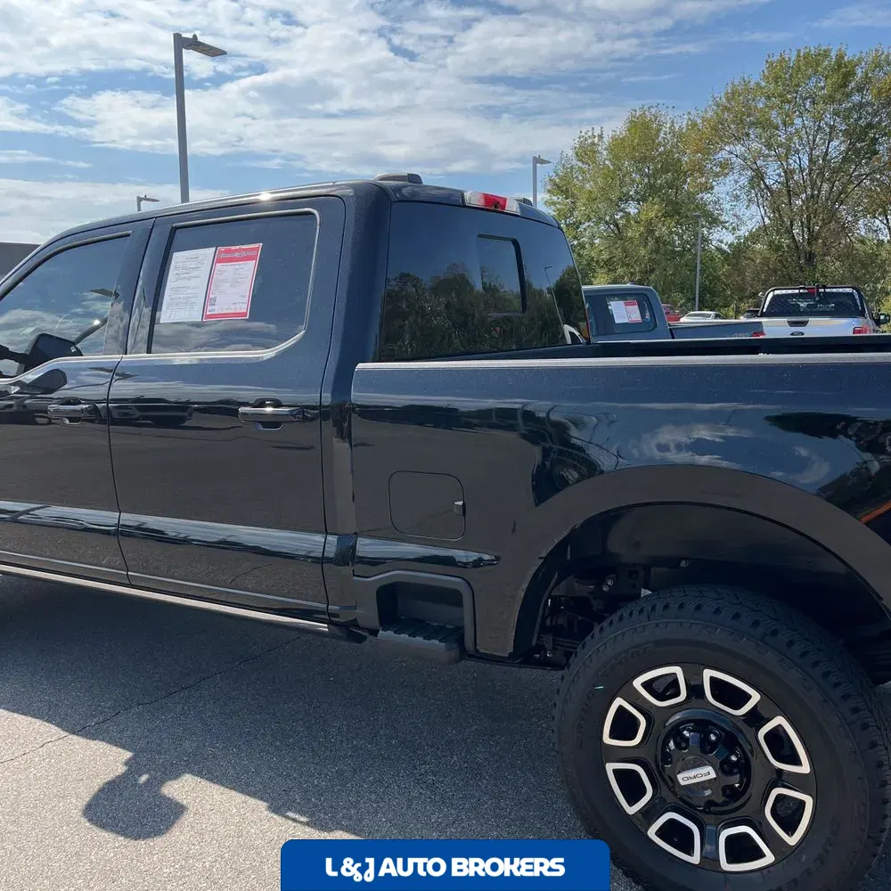 2025 Ford F-350 Super Duty Platinum