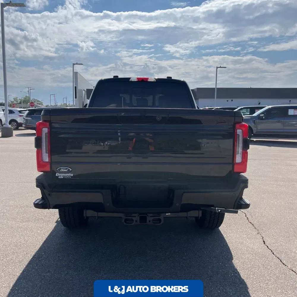2025 Ford F-350 Super Duty Platinum
