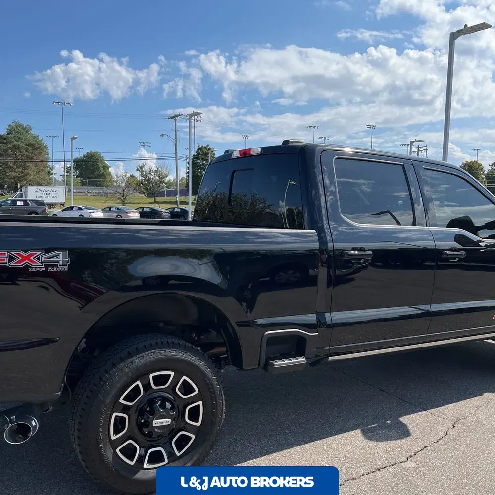 2025 Ford F-350 Super Duty Platinum