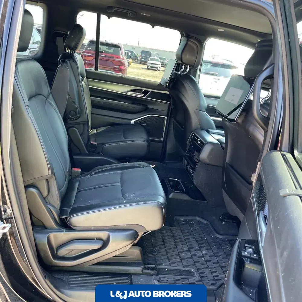 2024 Jeep Wagoneer Carbide