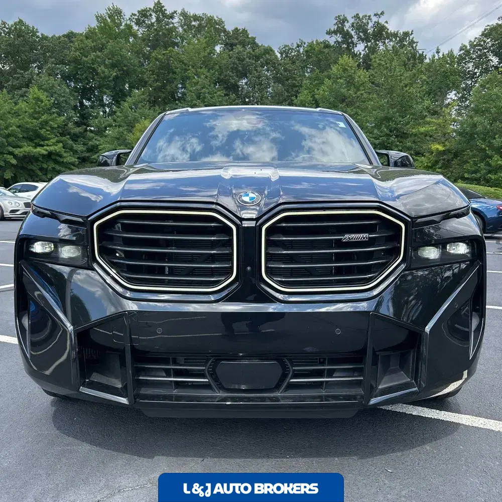 2023 BMW XM Base