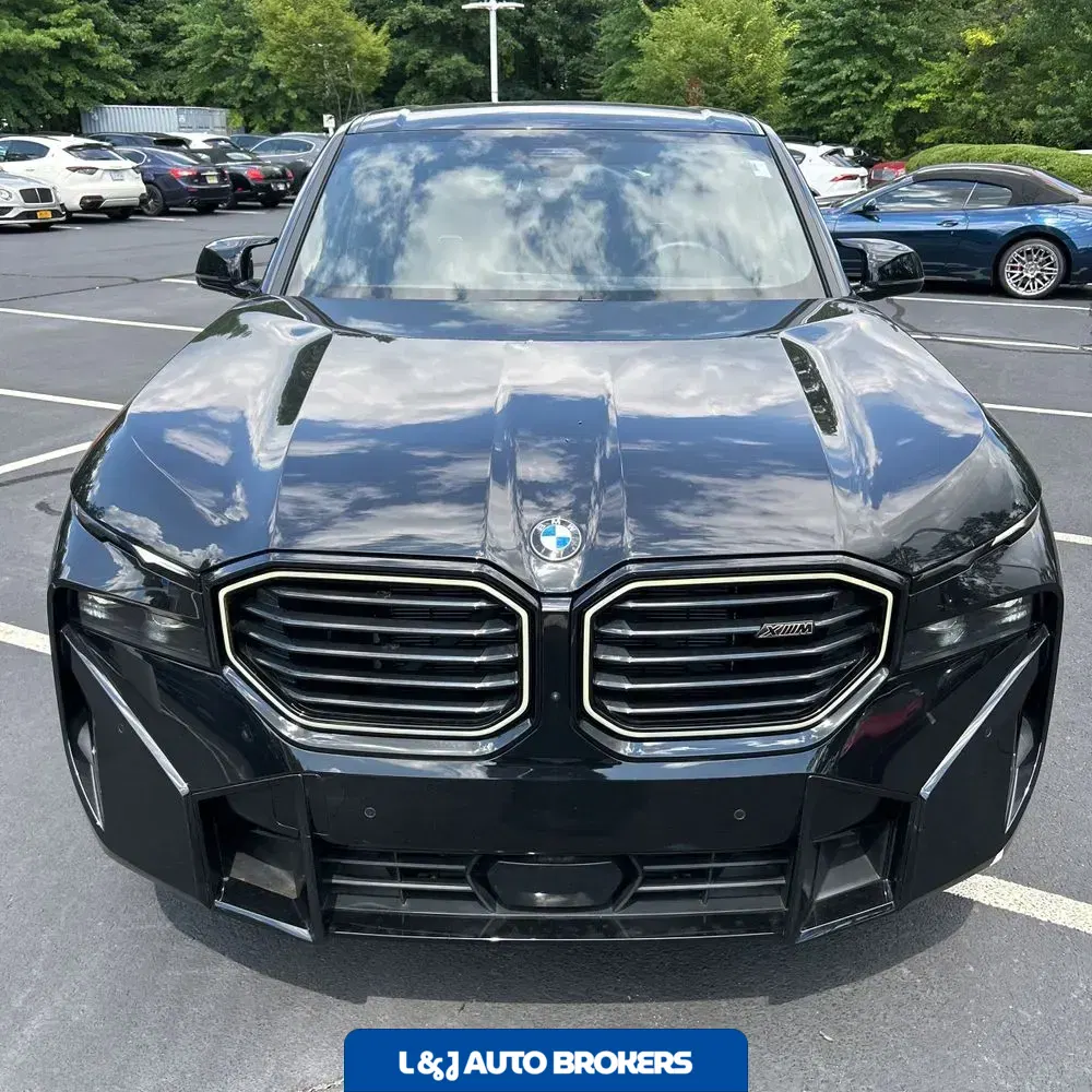 2023 BMW XM Base