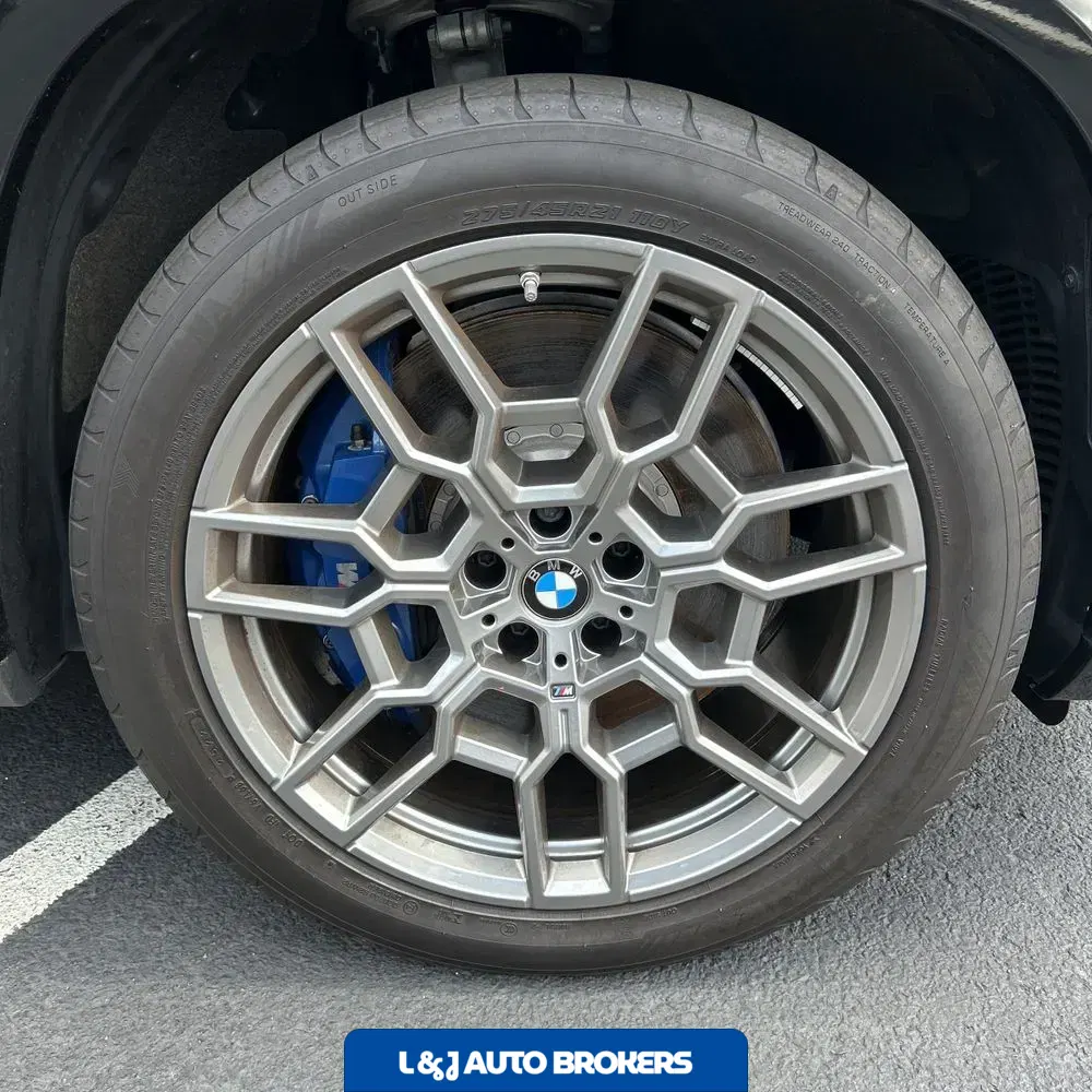 2023 BMW XM Base