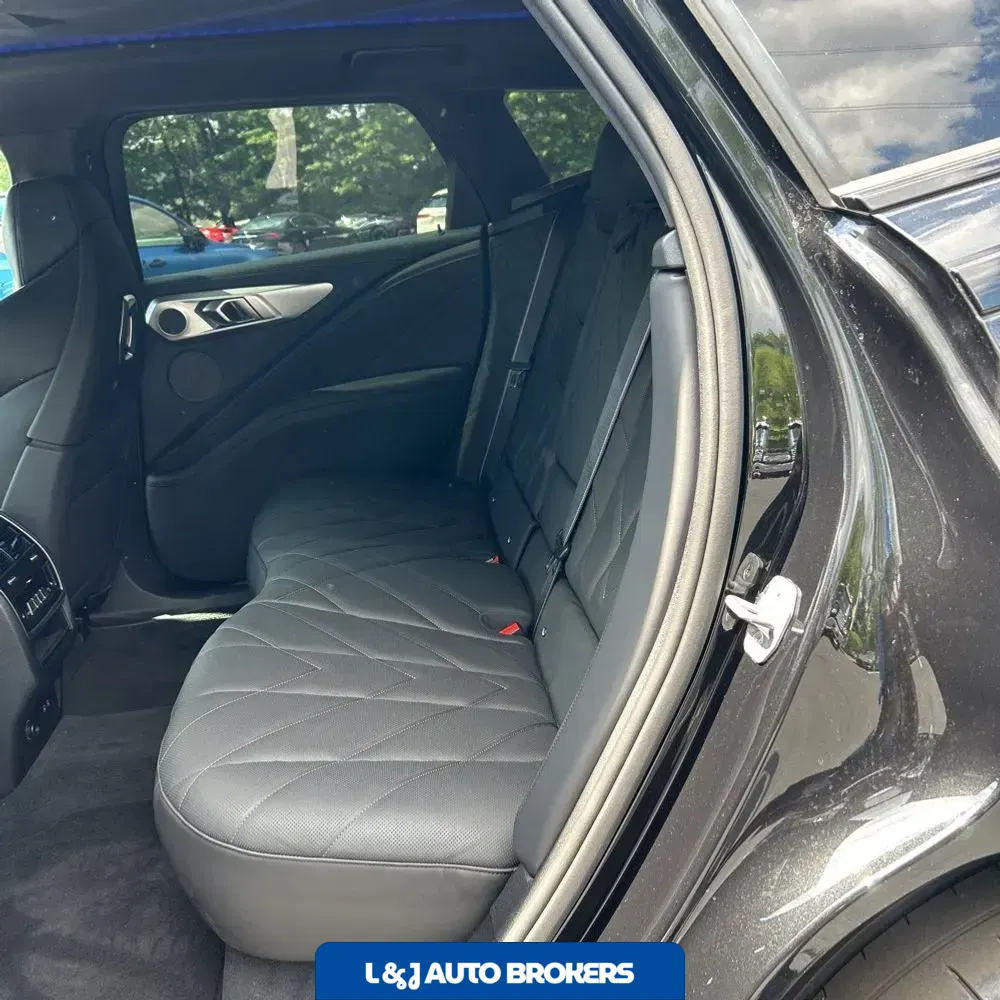 2023 BMW XM Base