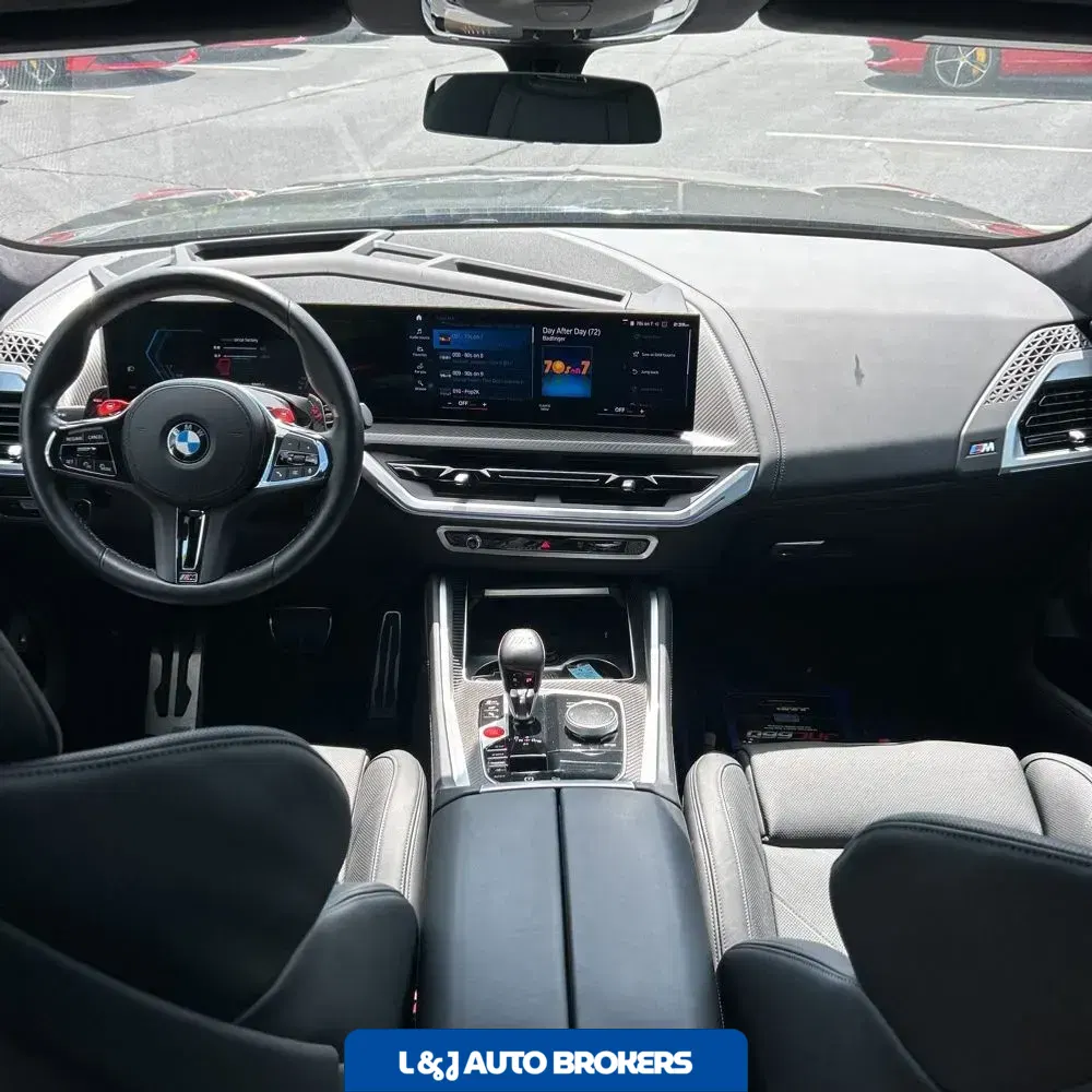 2023 BMW XM Base