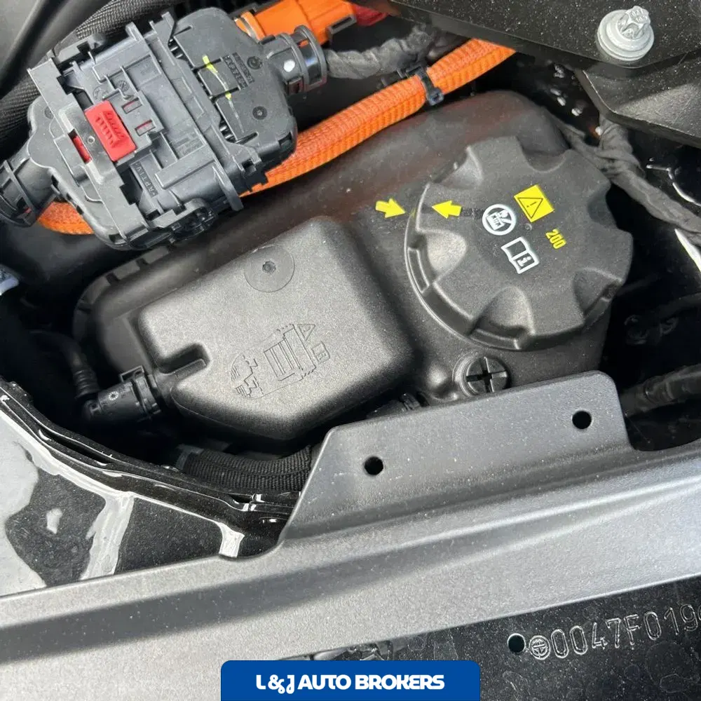 2023 BMW XM Base