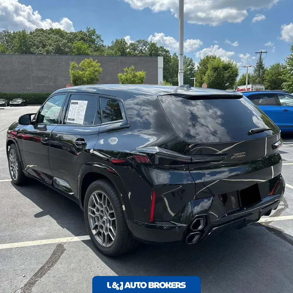 2023 BMW XM Base