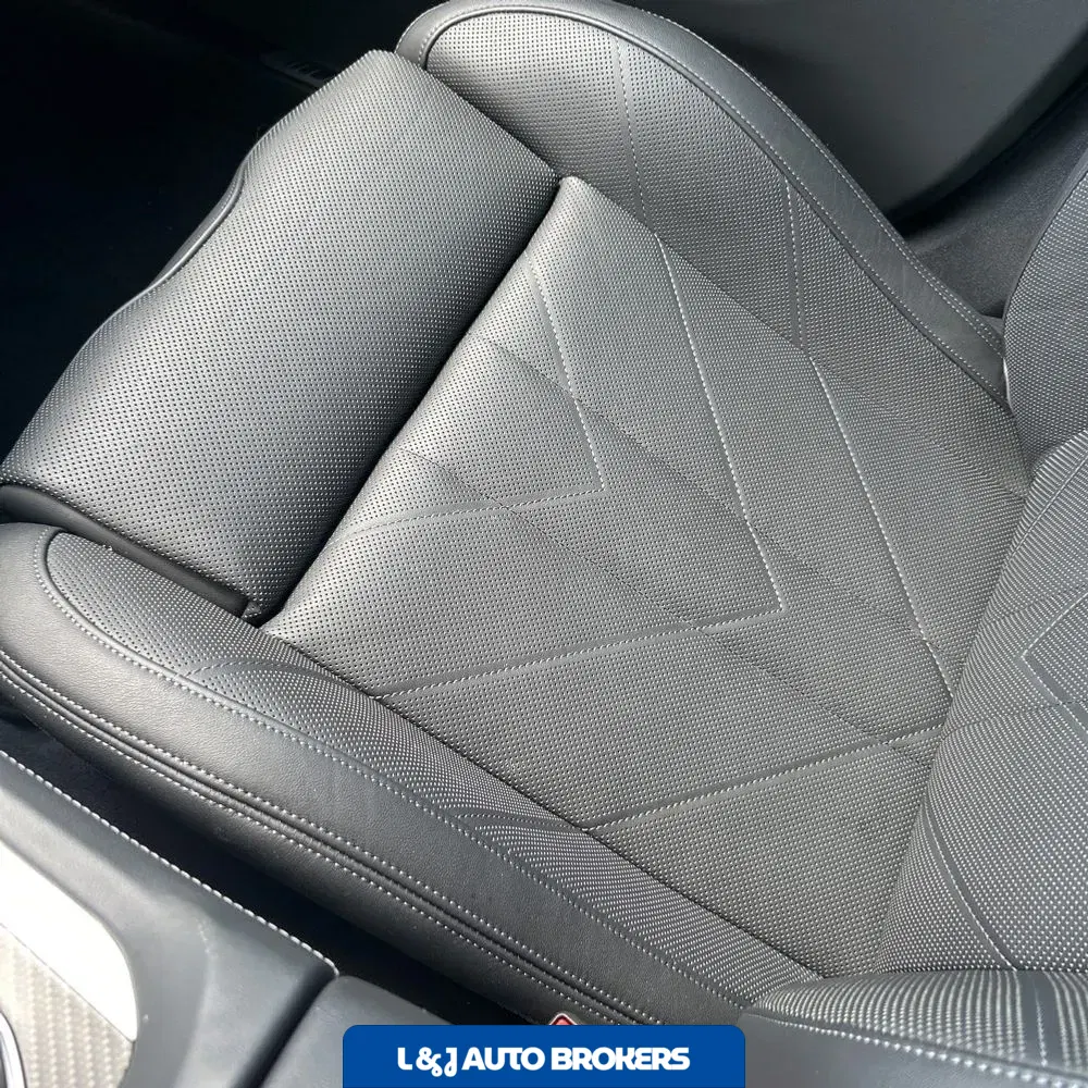 2023 BMW XM Base