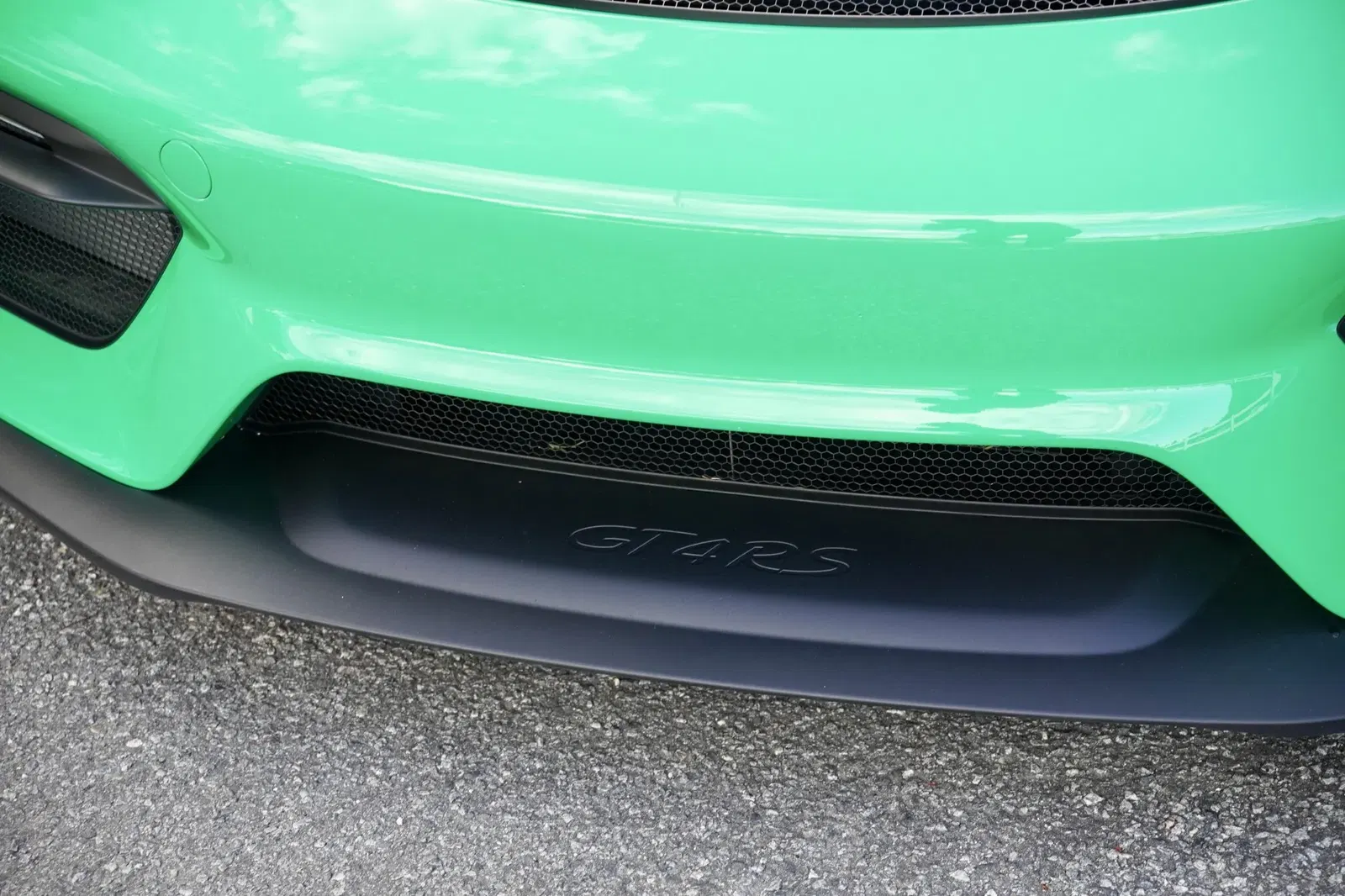 Signal Green 2023 Porsche 718 Cayman GT4 RS Weissach