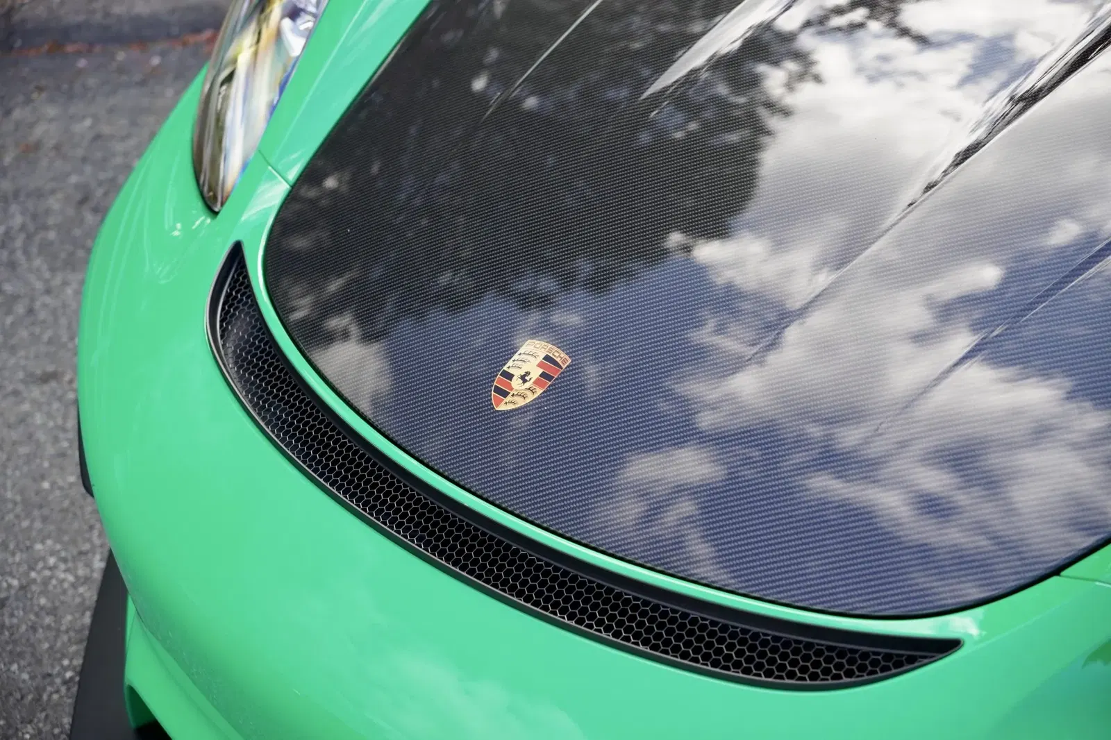 Signal Green 2023 Porsche 718 Cayman GT4 RS Weissach