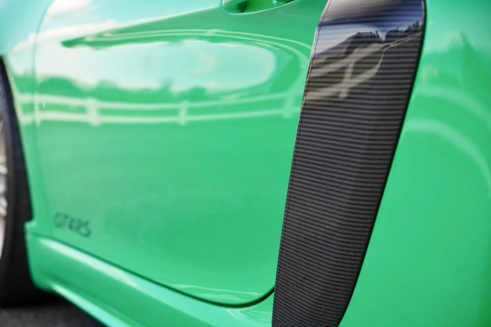 Signal Green 2023 Porsche 718 Cayman GT4 RS Weissach