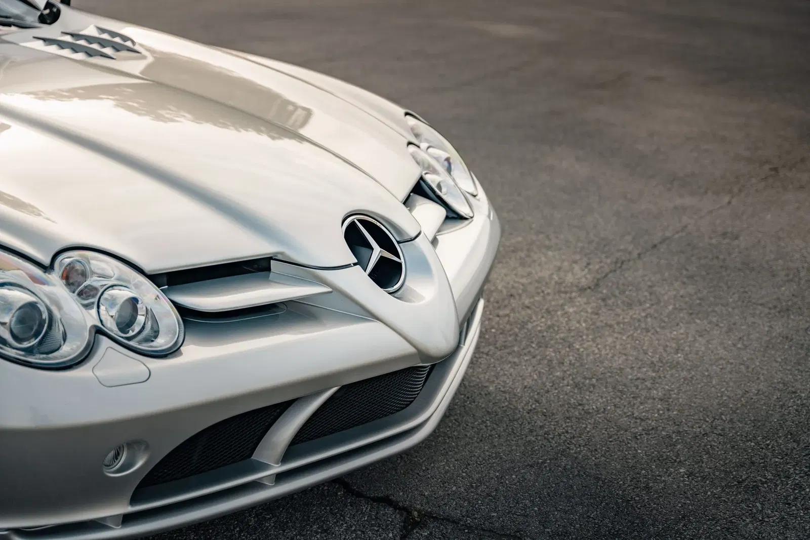7k-Mile 2008 Mercedes-Benz SLR McLaren Roadster