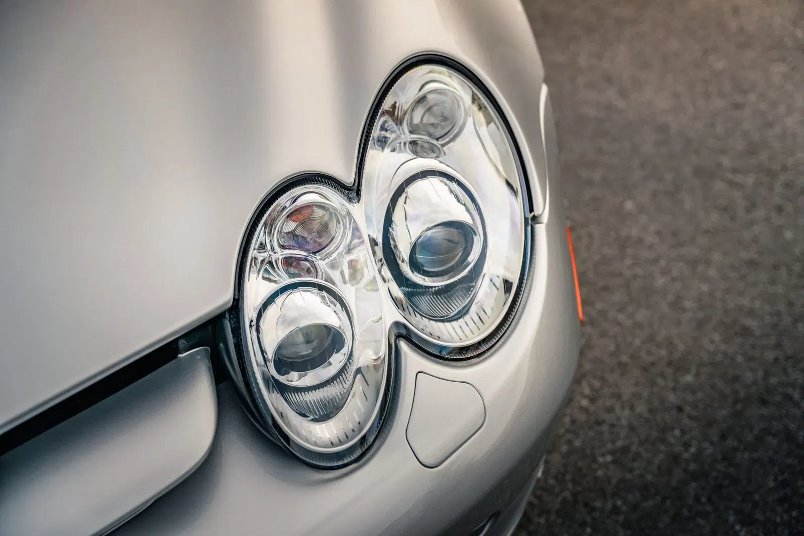7k-Mile 2008 Mercedes-Benz SLR McLaren Roadster