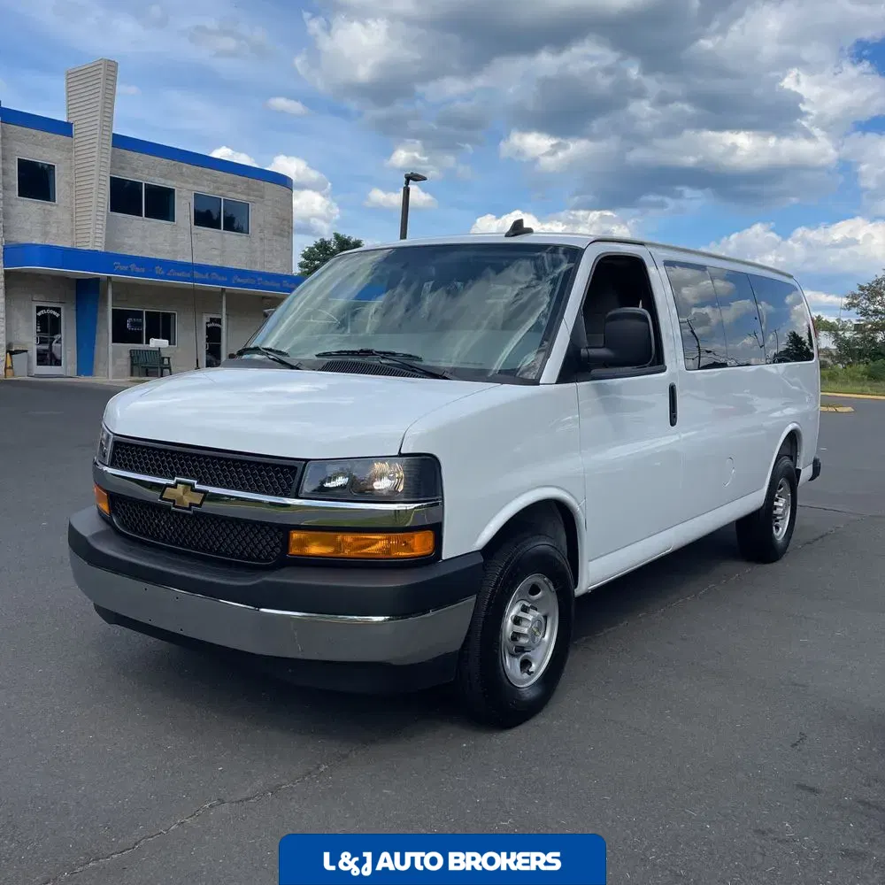 2025 Chevrolet Express LS 3500