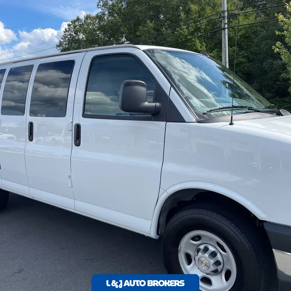 2025 Chevrolet Express LS 3500