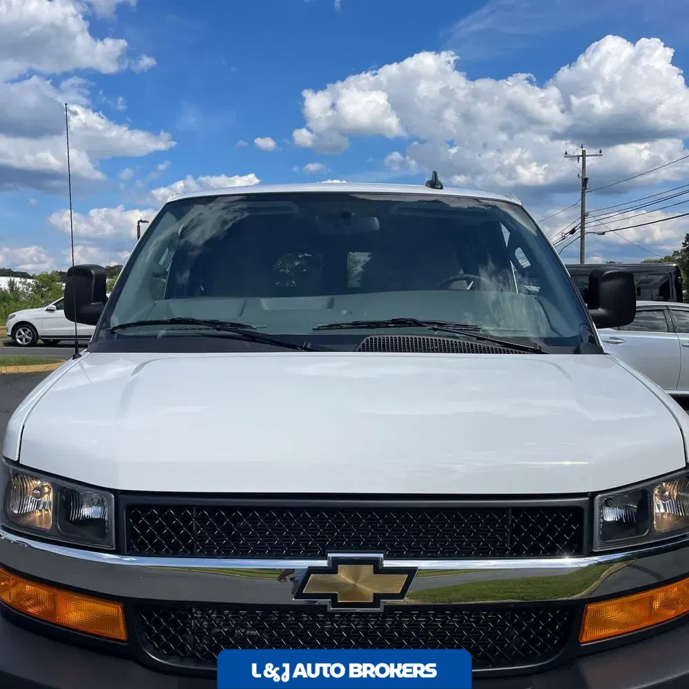 2025 Chevrolet Express LS 3500