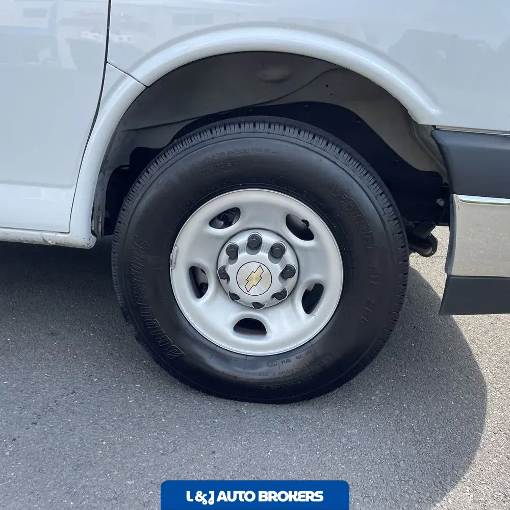 2025 Chevrolet Express LS 3500