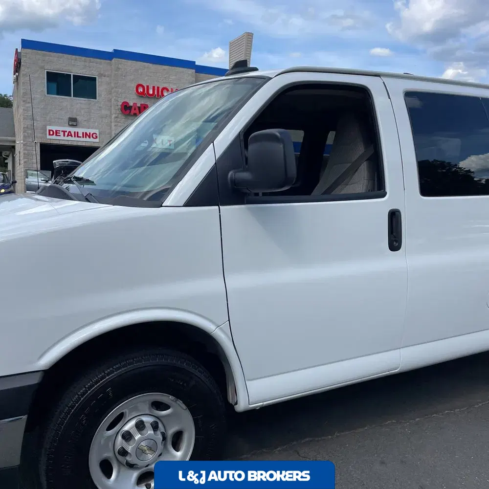 2025 Chevrolet Express LS 3500