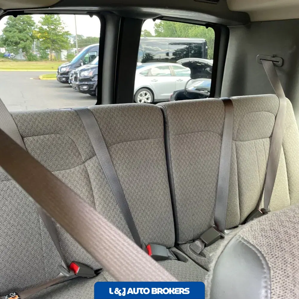 2025 Chevrolet Express LS 3500
