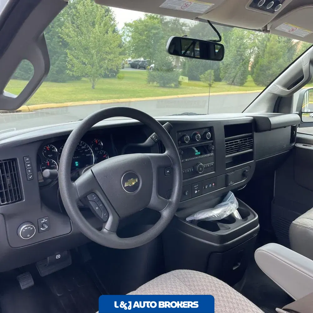 2025 Chevrolet Express LS 3500