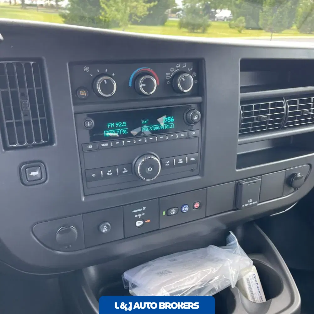 2025 Chevrolet Express LS 3500