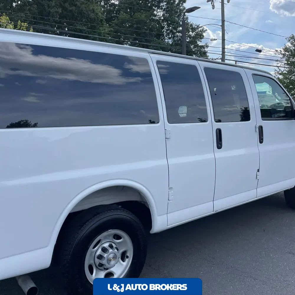2025 Chevrolet Express LS 3500