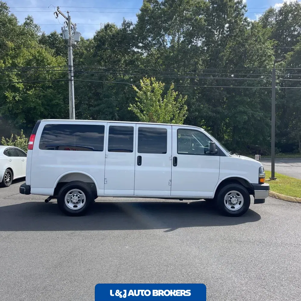2025 Chevrolet Express LS 3500