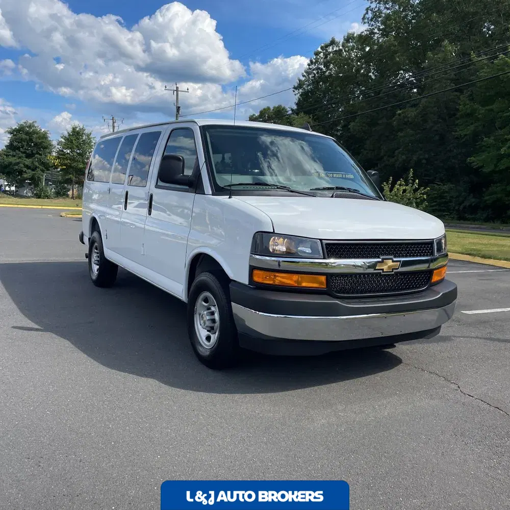 2025 Chevrolet Express LS 3500