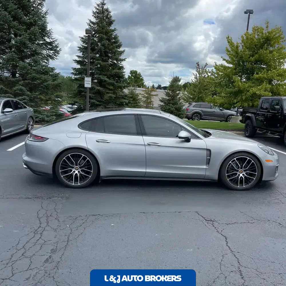 2022 Porsche Panamera Platinum Edition
