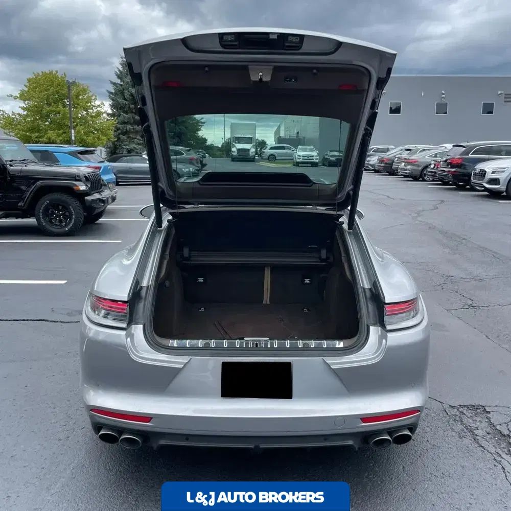 2022 Porsche Panamera Platinum Edition