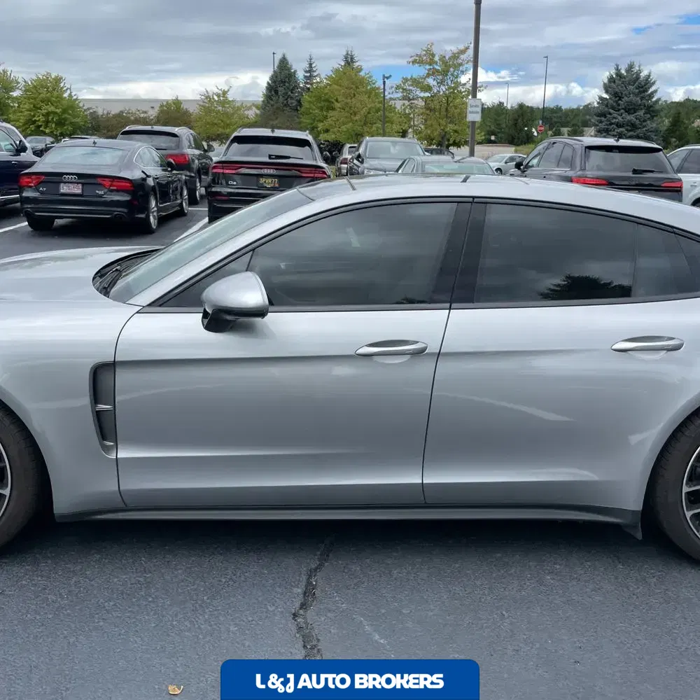 2022 Porsche Panamera Platinum Edition