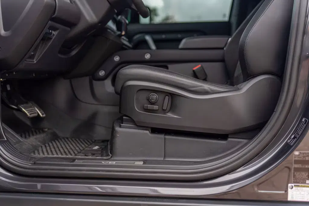 2023 Land Rover Defender 90 Carpathian Edition