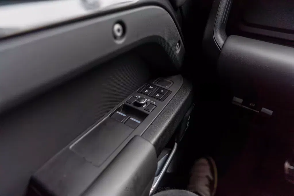 2023 Land Rover Defender 90 Carpathian Edition