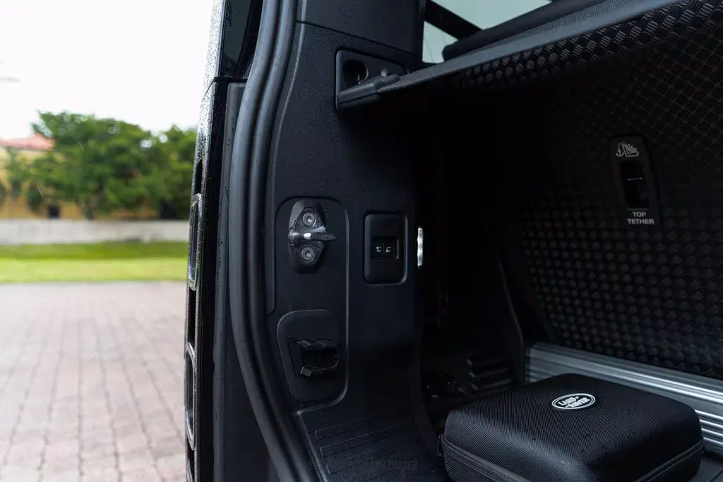 2023 Land Rover Defender 90 Carpathian Edition