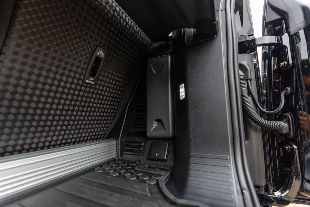 2023 Land Rover Defender 90 Carpathian Edition