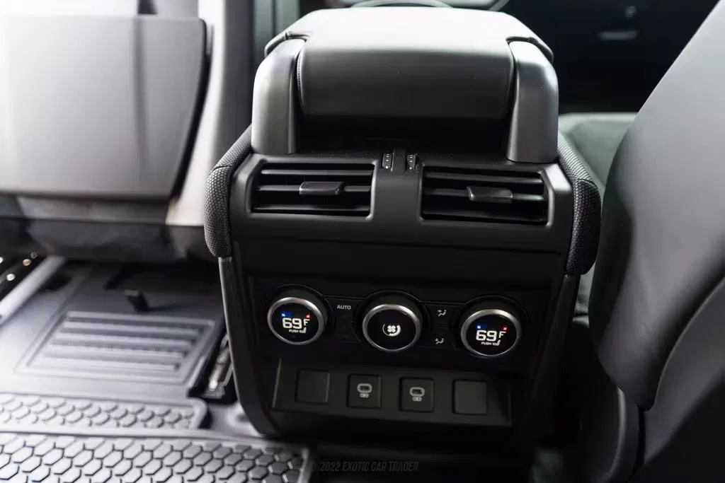 2023 Land Rover Defender 90 Carpathian Edition