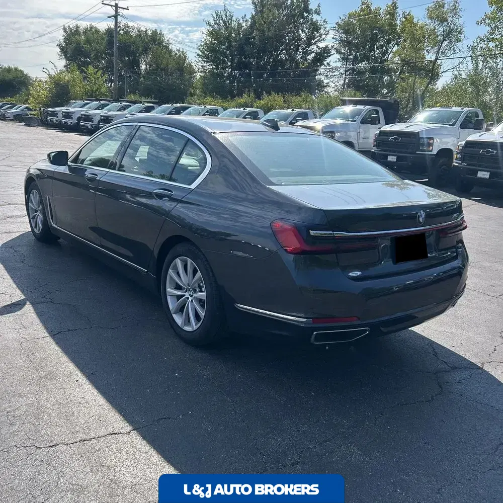 2022 BMW 7-Series 740i