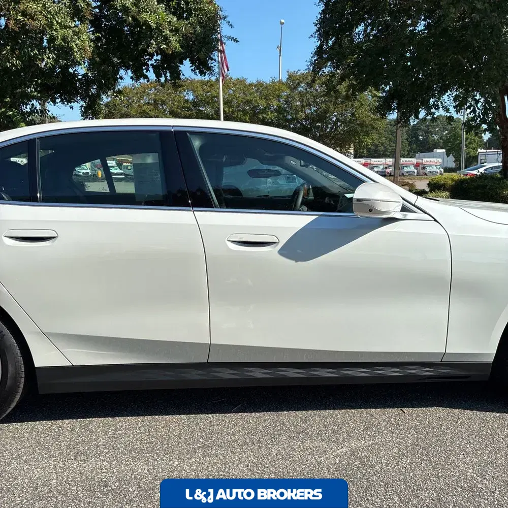 2025 BMW 5-Series 540i xDrive
