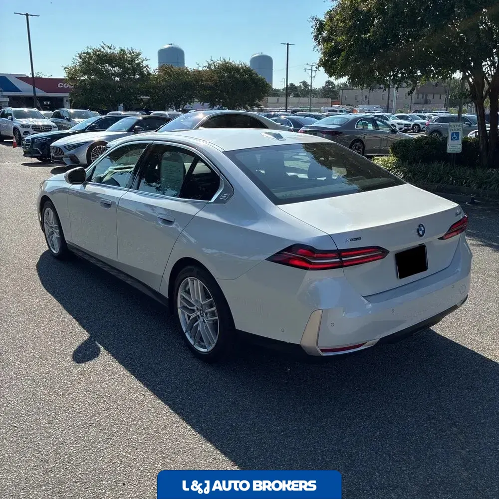 2025 BMW 5-Series 540i xDrive