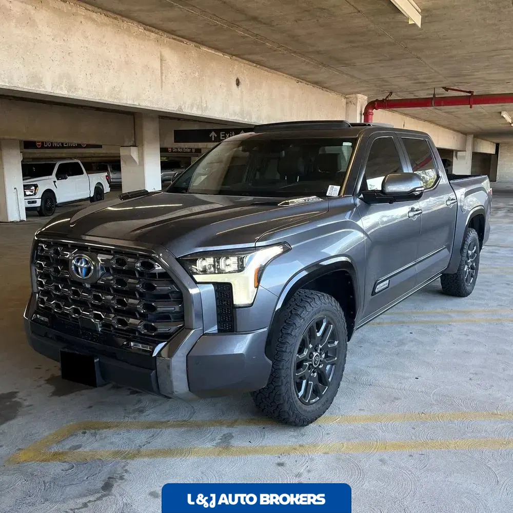 2024 Toyota Tundra Platinum HV