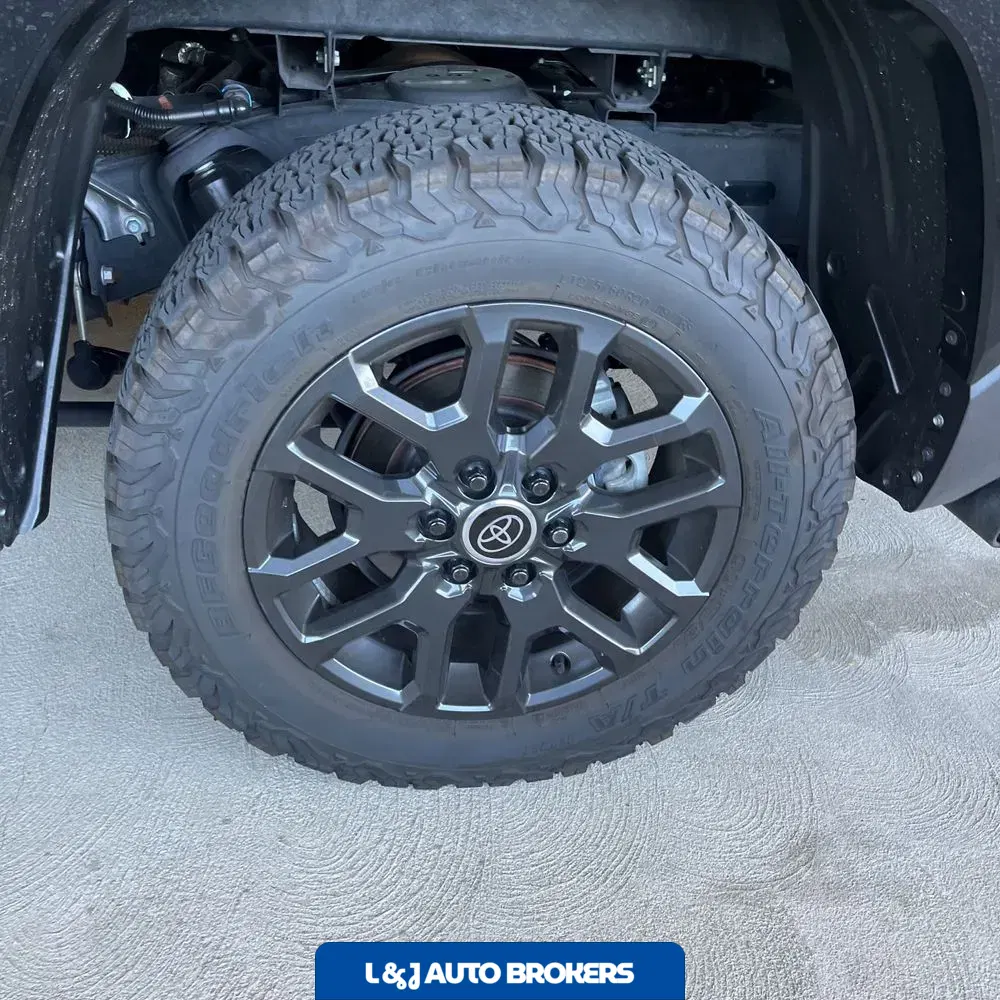 2024 Toyota Tundra Platinum HV