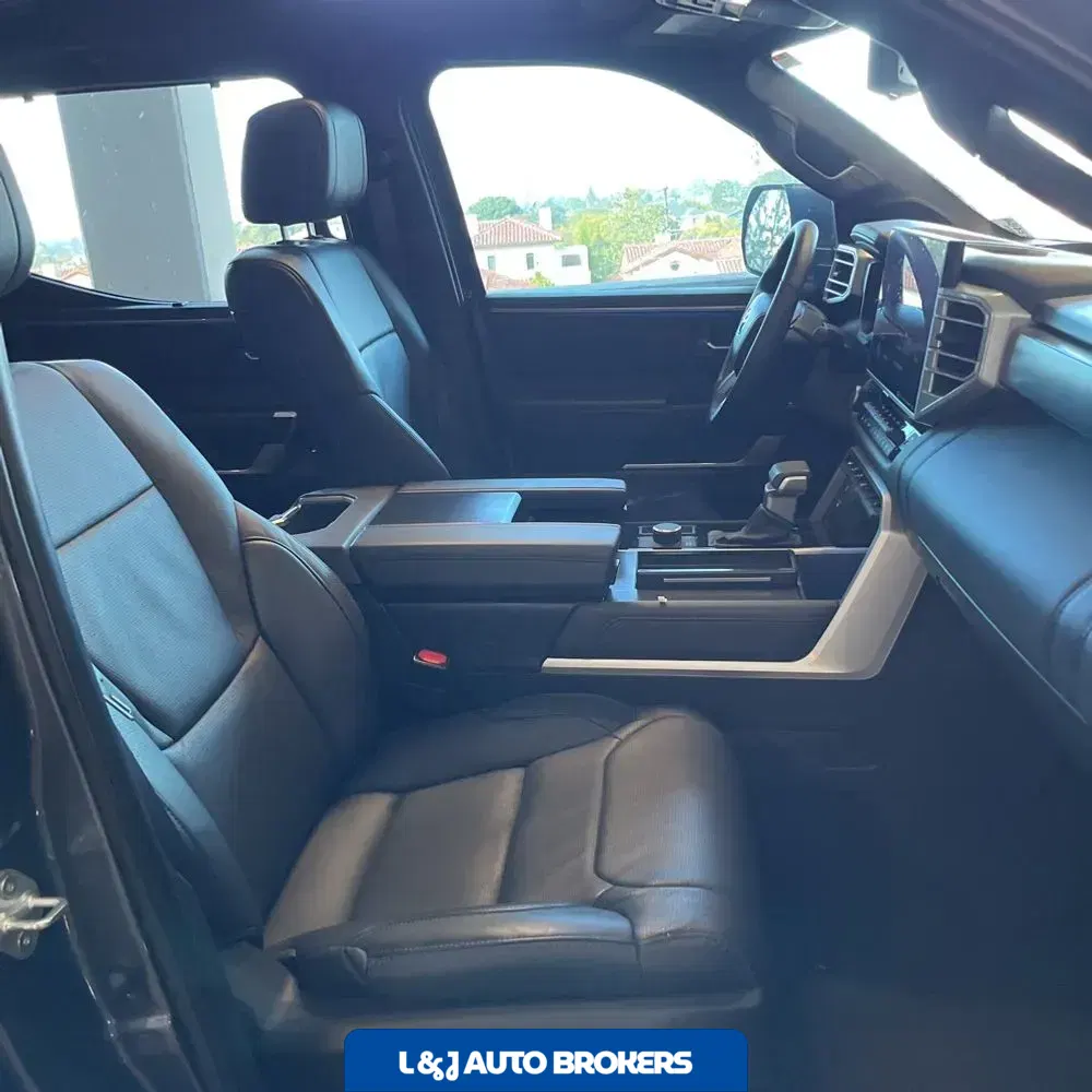 2024 Toyota Tundra Platinum HV