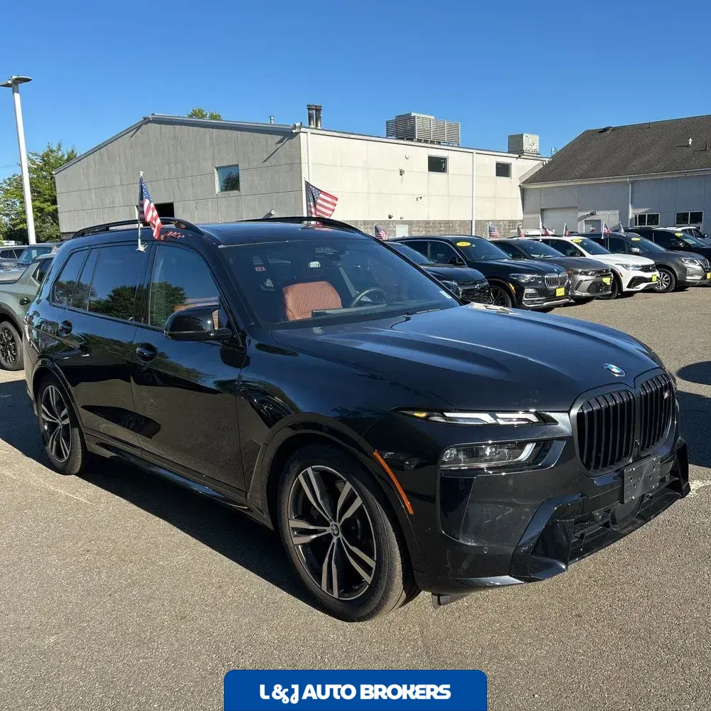 2025 BMW X7 M60i