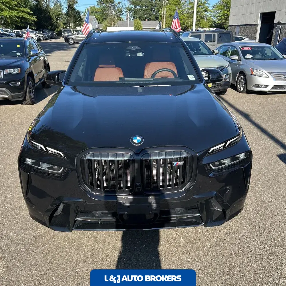2025 BMW X7 M60i