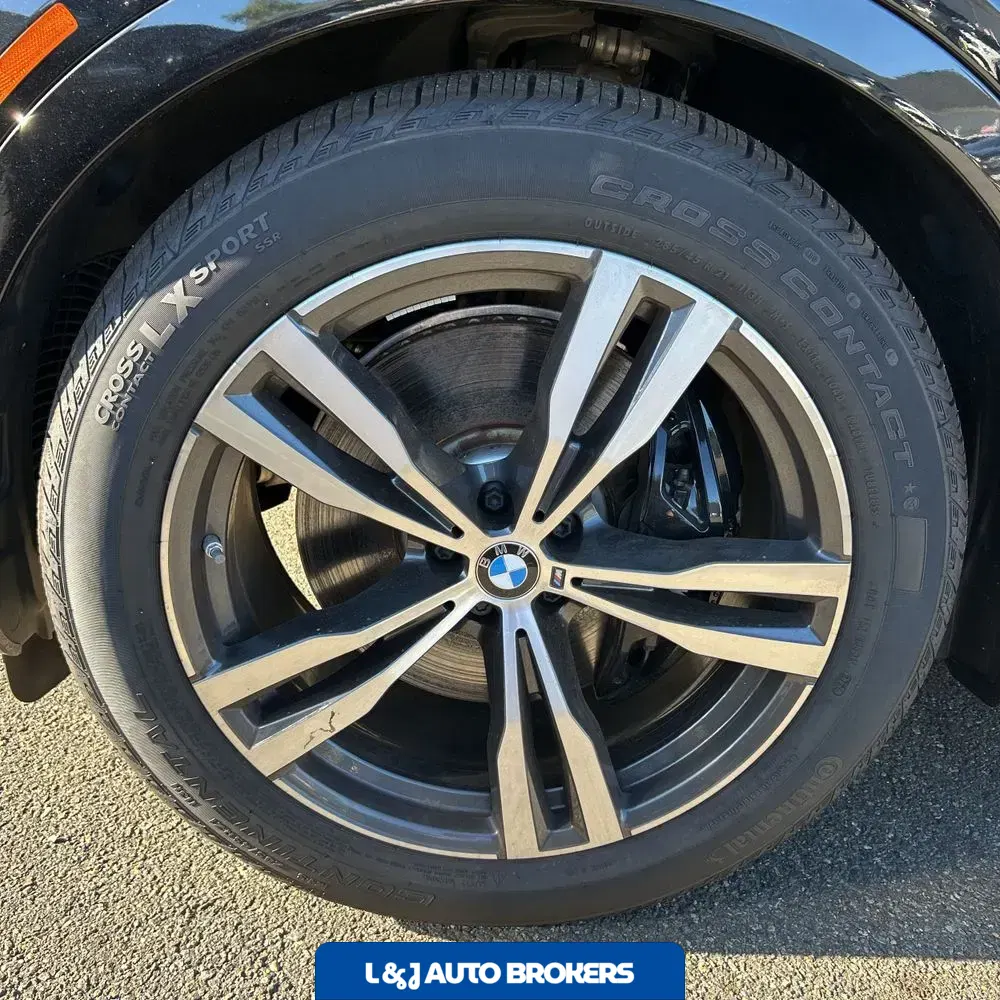 2025 BMW X7 M60i