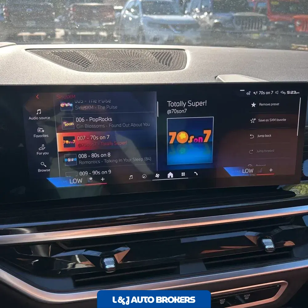 2025 BMW X7 M60i