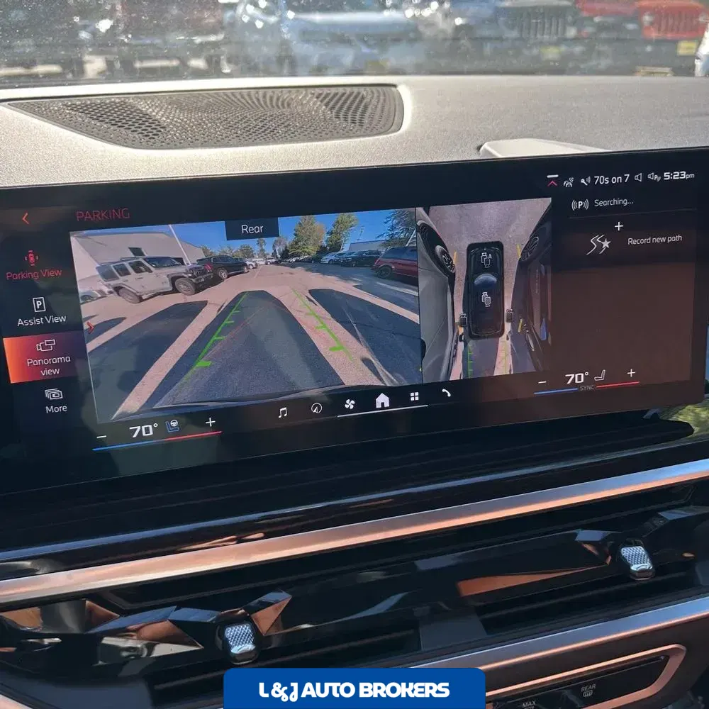 2025 BMW X7 M60i